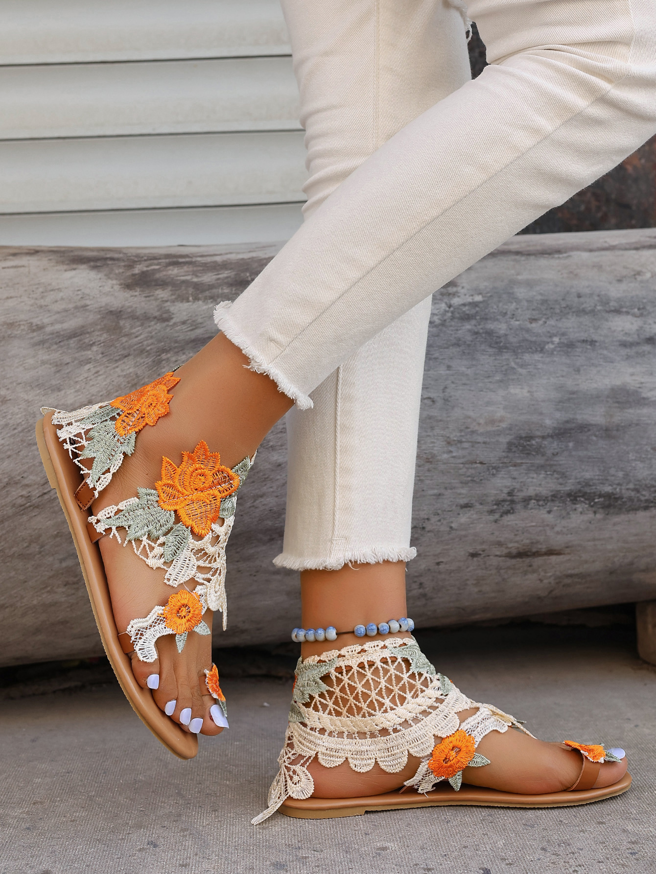 Women's Comfortable Flat Sandals Ideal for Summer Wear