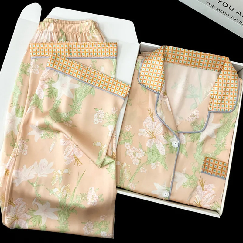 Spring and Autumn Womens Ice Silk Pajamas Homewear Set Womens Long Sleeve Rustic Style Floral Printed Pajamas Homewear 250320