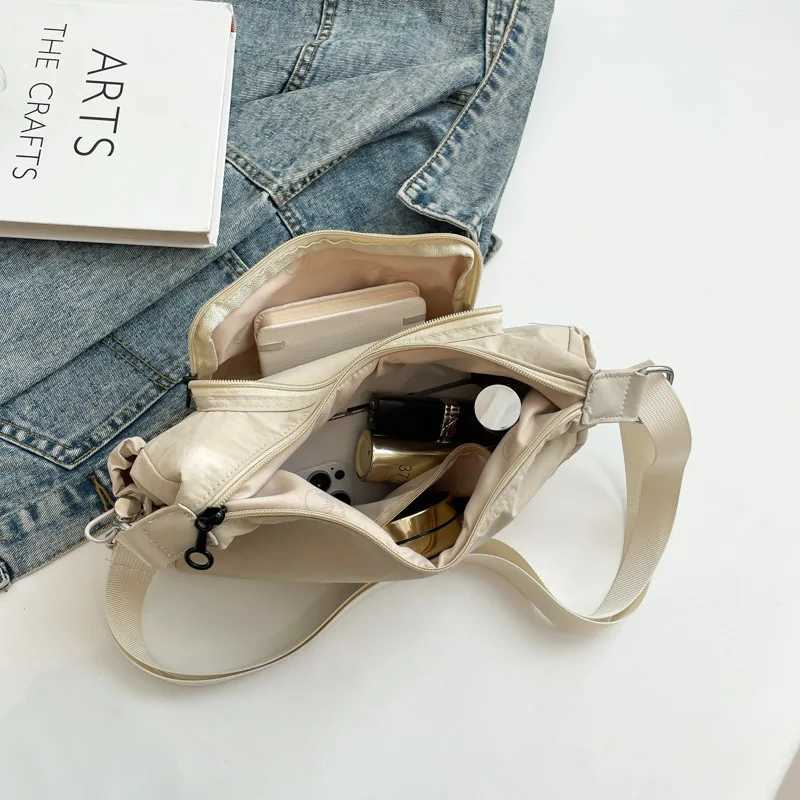 Fashionable womens canvas crescent cross body bag version suitable for streetwear and daily wear multifunctional accessory Y250320