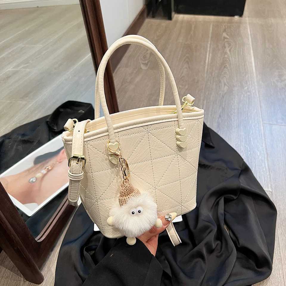 Womens Bag New Original Fashionable Niche Cross Body Bag Advanced Sensory Leisure Shoulder Bag Womens Handbag Y250319