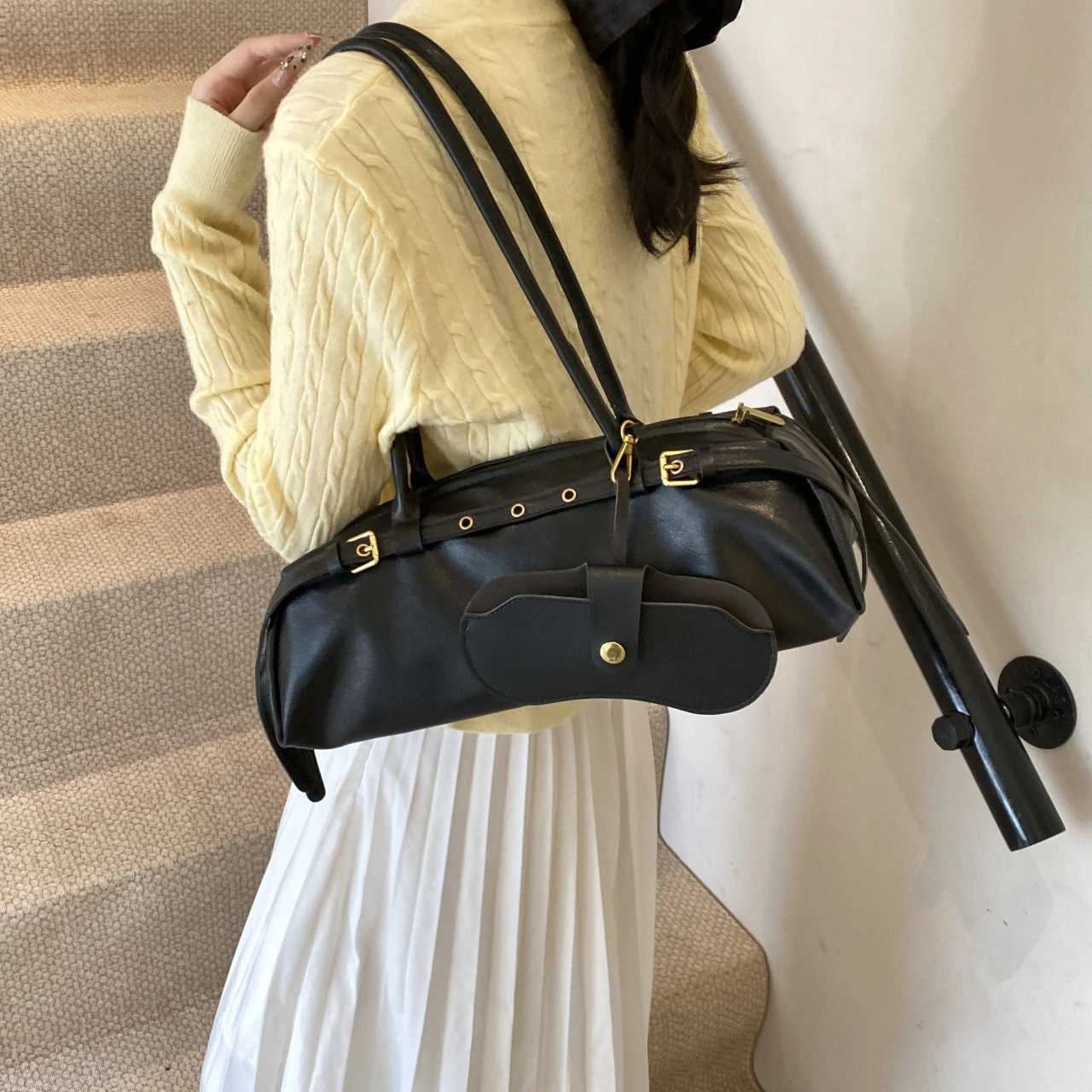Punk style buckle needle shoulder bag womens handbag Korean handbag commuting bag retro PU leather bottom bag large capacity handbag Y250319
