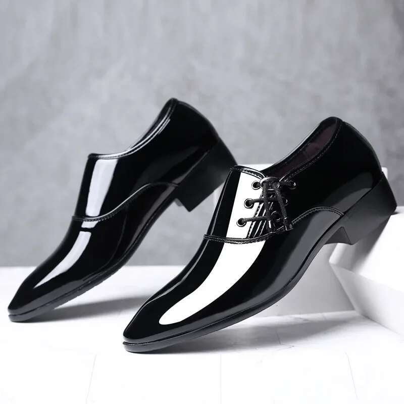 Trending Pointed Patent Leather For Business Shoe Bright Casual Large Wedding Party Shoes Men Oxfords