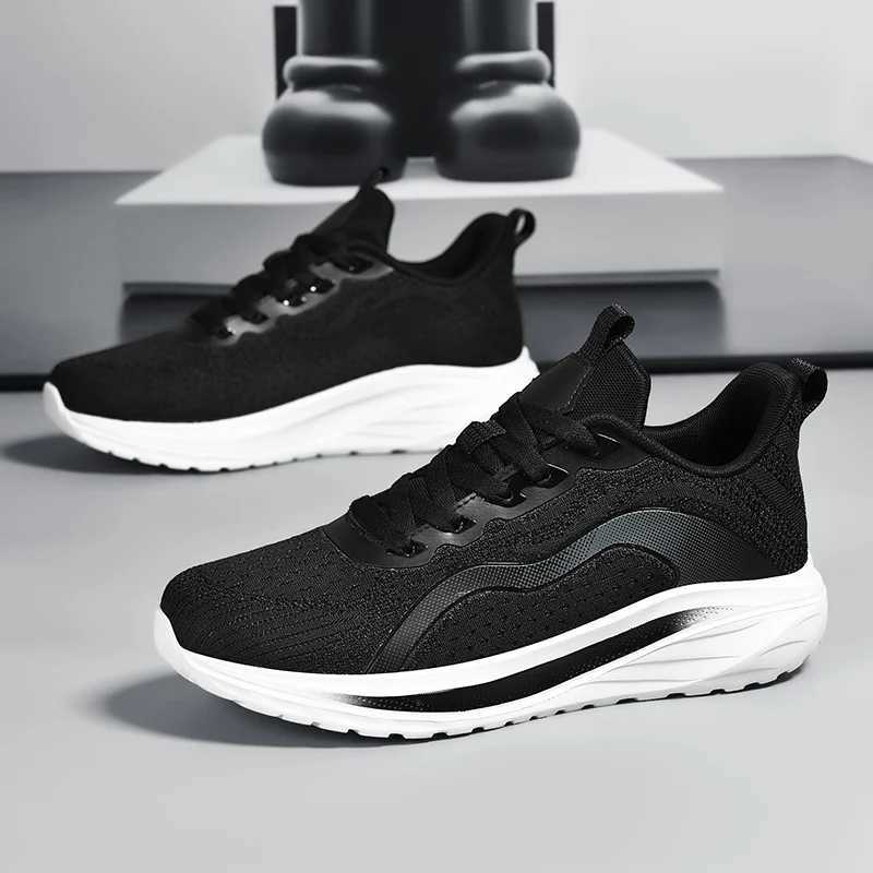 Mens tennis shoes are breathable comfortable and smooth for outdoor use. They are fashionable lightweight and suitable for summer running Y250320