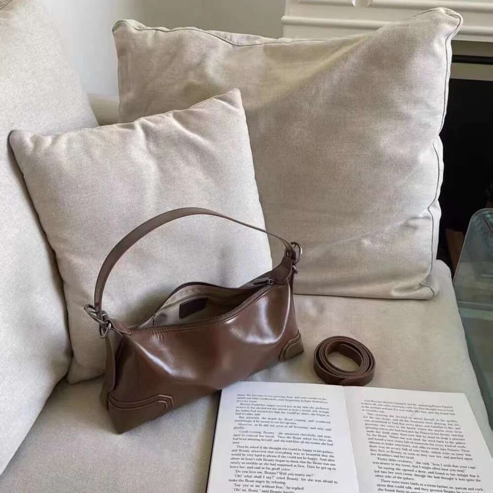 Retro Oil Wax Cow Leather Women Hobo Tote Glossy Easy To Clean Cowskin Female Single Shoulder Bag High-End Ladies Handbag Brown
