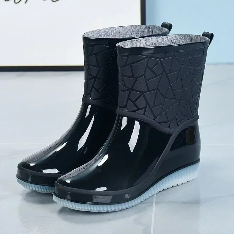 Botas Mujer Fashionable Womens Boots Outdoor Womens Rain Shoes Anti-Slip Wear-Resistant Womens Waterproof Shoes 250317
