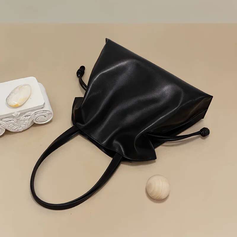 100% Genuine Leather Draw-String Women Large Handbag Simple Commute Casual Totes High Quality Pleated Shoulder Bag Green