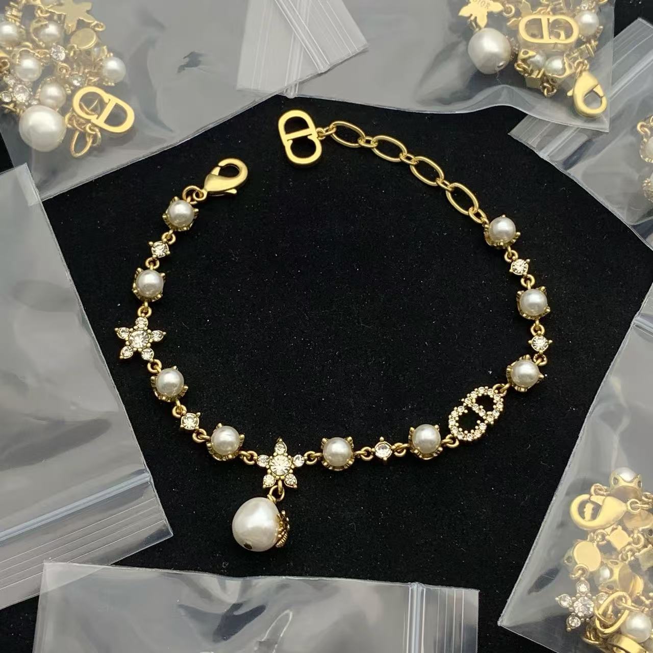 Classic letter bracelet designer retro designer jewelry pearl diamond chain K gold bracelet with multiple styles