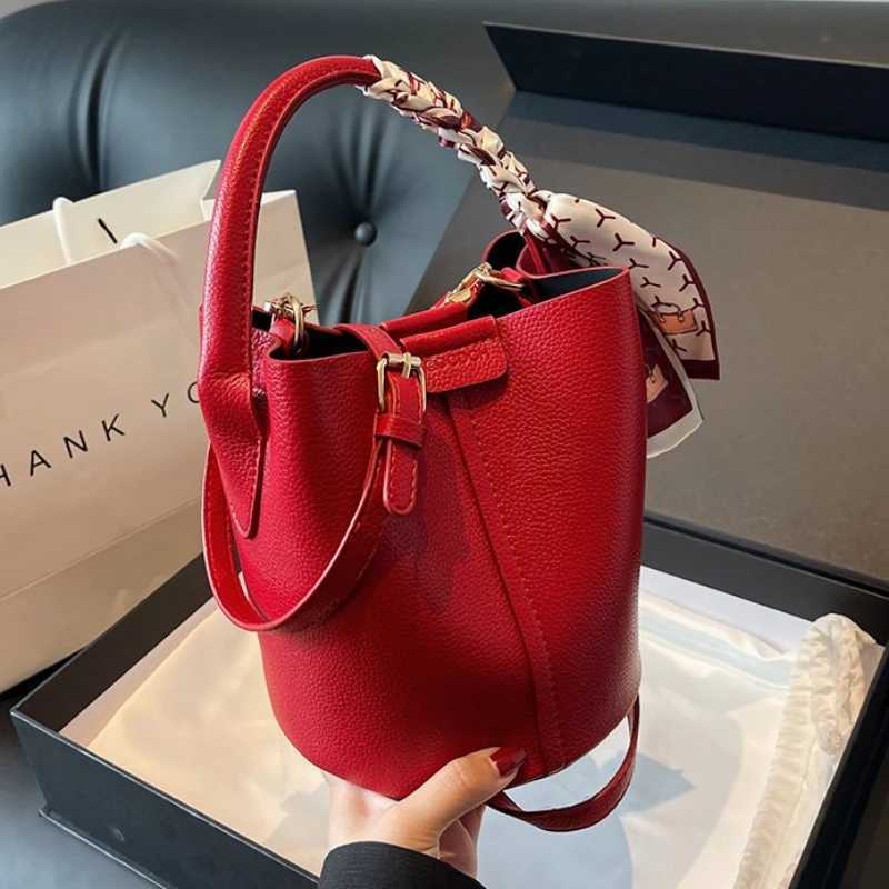 Advanced Sense Western Style PU Simplicity Womens Crossbody Bag 2025 New Bucket Bag Fashion Communicating Shoulder Bag Y250319