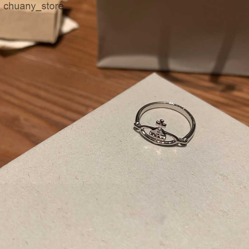 Solitaire Ring High version Empress Dowager can shake Saturn ring simple smooth surface hollowed out planet stacked index finger ring and bracelet z25