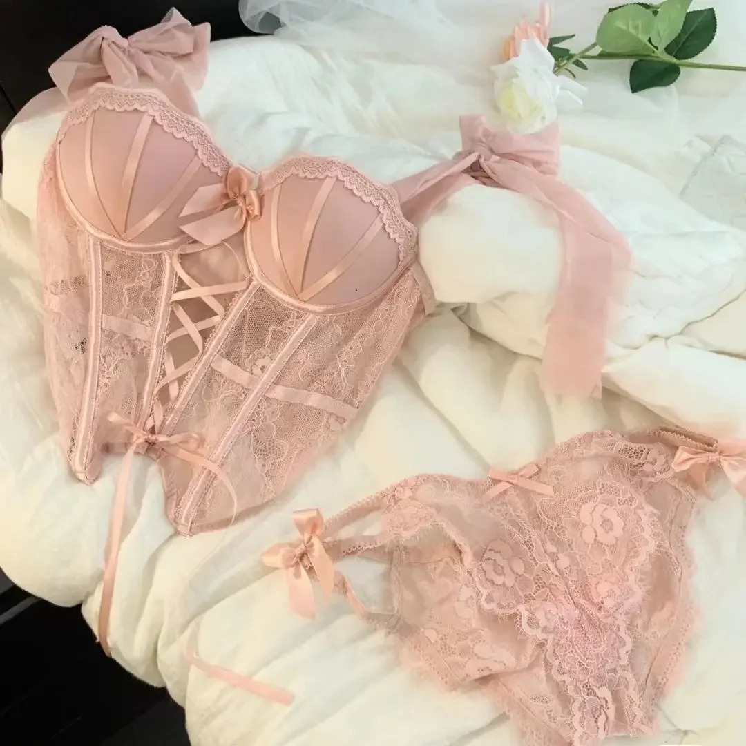 Sweet Sexy Ladies Bra Set Fishbone Corset Spicy Girl Lace Lingerie Strap Upholstery Gathered Type Thin Corset Women Bra Set 250320