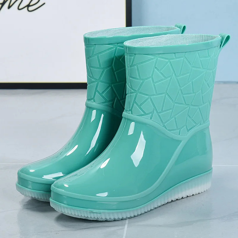 2024Botas De Lluvia Para Mujer Outdoor Women Rain Boots Wear Resistant Plastic PVC Shoes Kitchen Waterproof Shoes All Seasons 250317