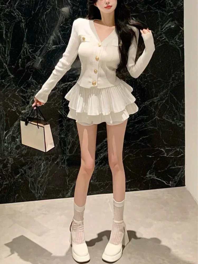 Autumn Korea Fashion Knitted Suit Black Slim 2 Piece Skirt Set Casual Elegant Sweater Women Outwear Casual Y2k Mini Skirt 250320