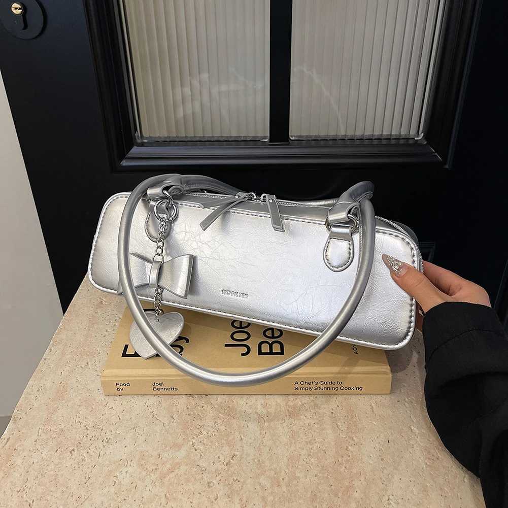 Womens PU underwear bag fashionable shoulder bag solid color elegant homeless bag zipper with heart-shaped pendant fashionable shoulder bag Y250319