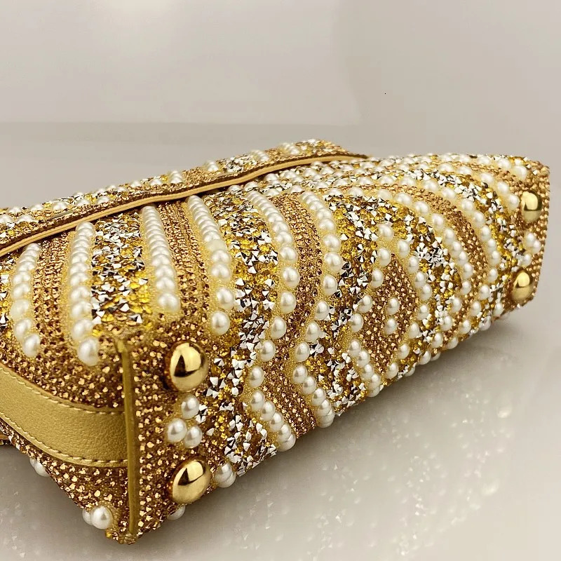 Exquisite Gold Purse Luxury Designer Handbags High Quality 2024 Triangle Designer Pearl Bag Color Contrast Evening Bags R250321