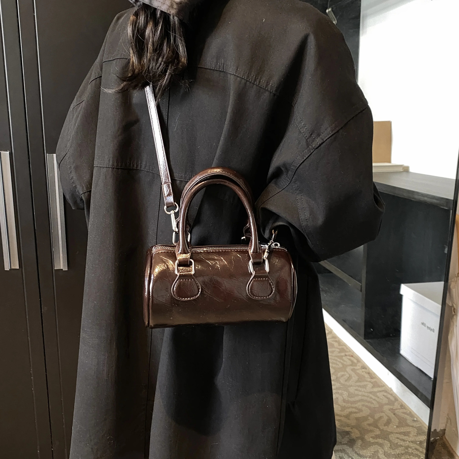 Womens retro bag Boston winter oil wax leather shoulder cross body handbag 250320