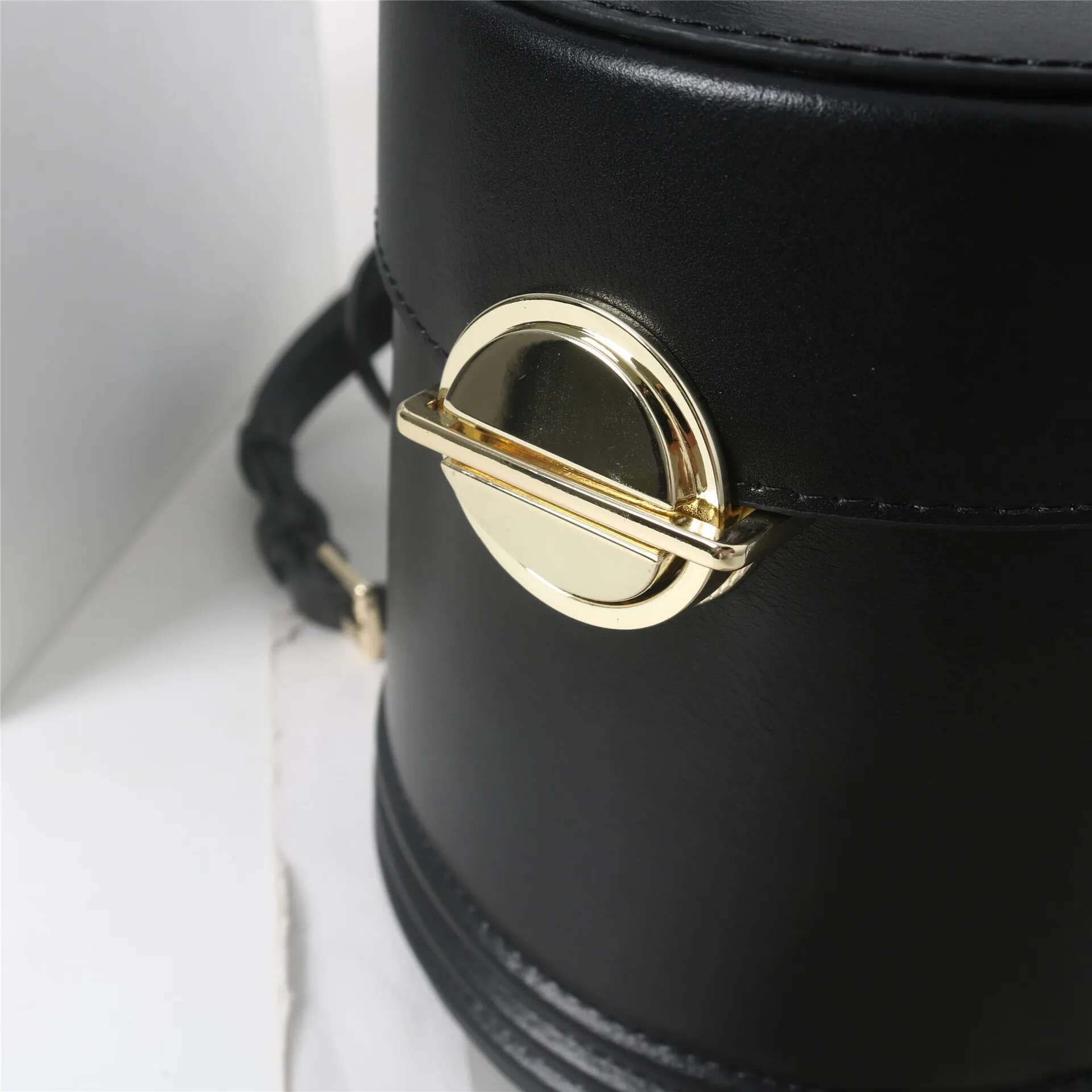 2023 Genuine Leather Women Mini Box Bag Fashion Buckle Handbags High Quality Ladies Simple Shoulder Messenger Bags Retro Totes