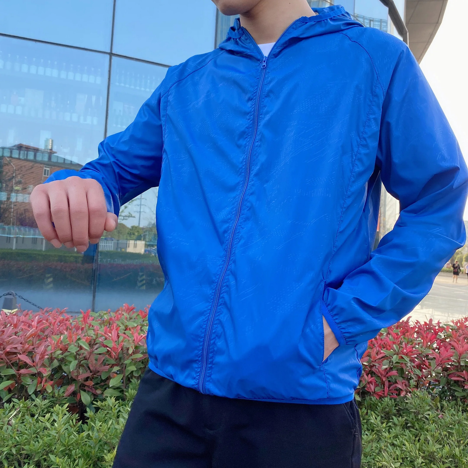 Fashion Casual Jacket Anti-scratch Windbreaker Jacket Pockets Men Ultra Thin Sun Protection Coat Versatile Fishing Clothes 250319