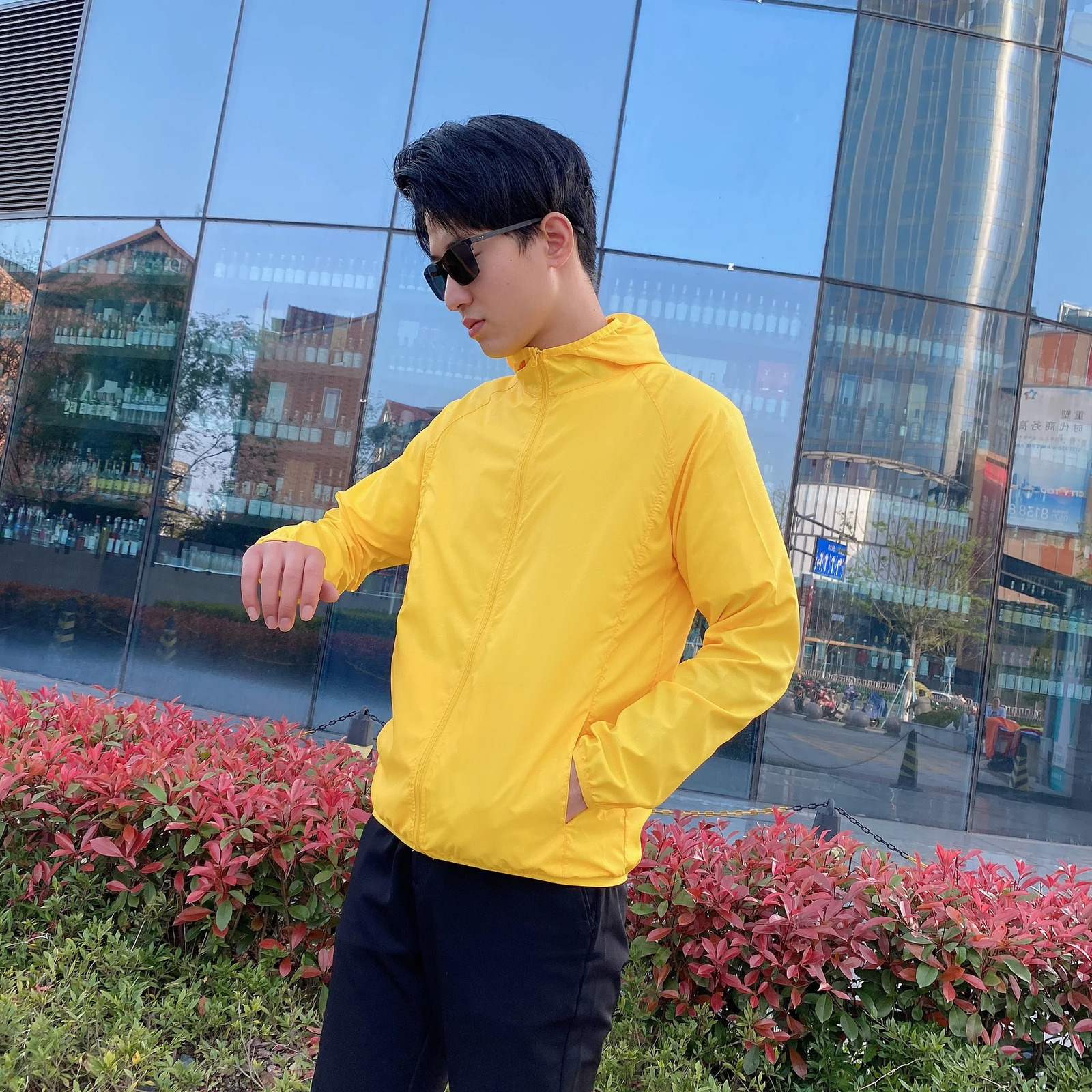 Fashion Casual Jacket Anti-scratch Windbreaker Jacket Pockets Men Ultra Thin Sun Protection Coat Versatile Fishing Clothes 250319