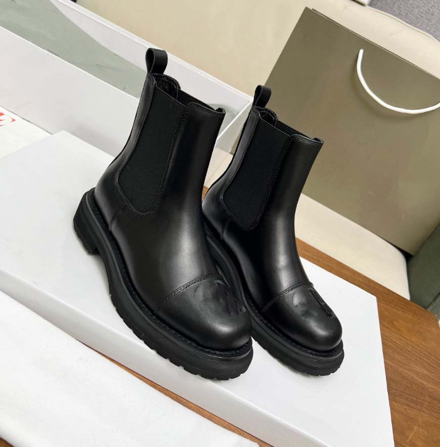 LUXURY designers Leather boots Ankle Martin boots And Nylon Boot Military Inspired Combat boots Nylon Bouch Attached To The Ankle