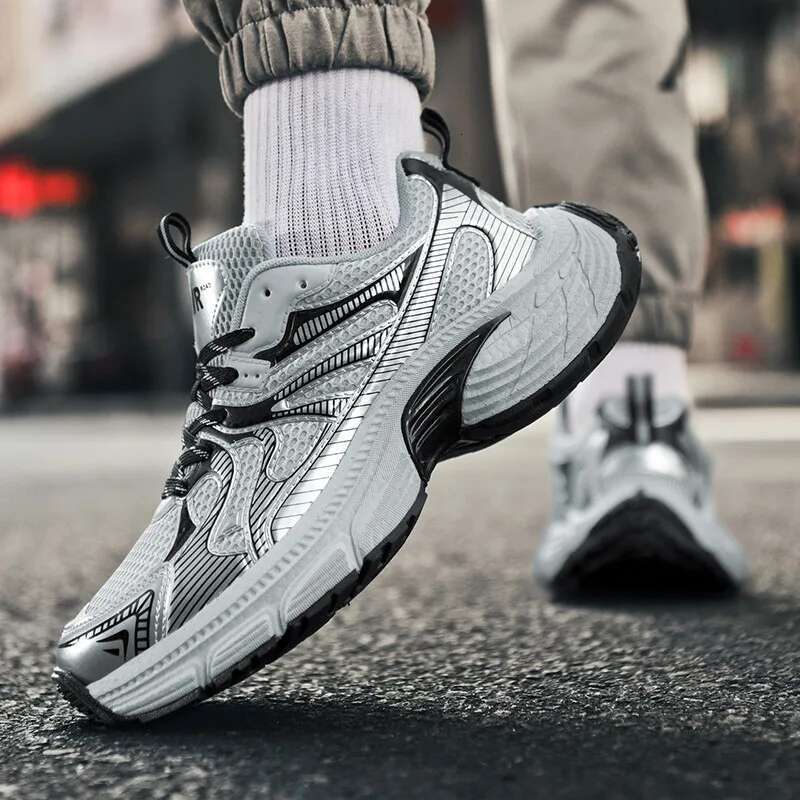 2025 New Men's Running Breathable Mesh Lightweight Cushioned Athletic Sneakers for Jogging Gym Training Platform Shoes