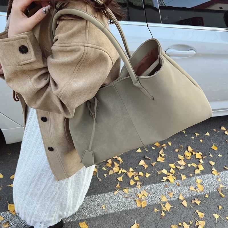 Artificial suede solid color high-quality fashionable Versatile handbag 2025 womens product hot selling large capacity shoulder bag Y250320