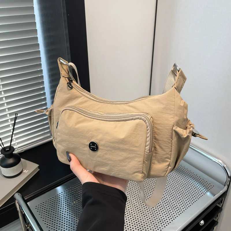 Fashionable womens canvas crescent cross body bag version suitable for streetwear and daily wear multifunctional accessory Y250320
