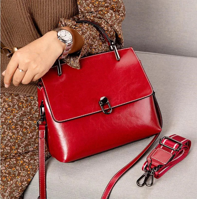 Home>Products>Genuine Cow Leather Bag>Womens Shoulder Bag>Fashion and Leisure Womens Bag Portable Messenger 250320