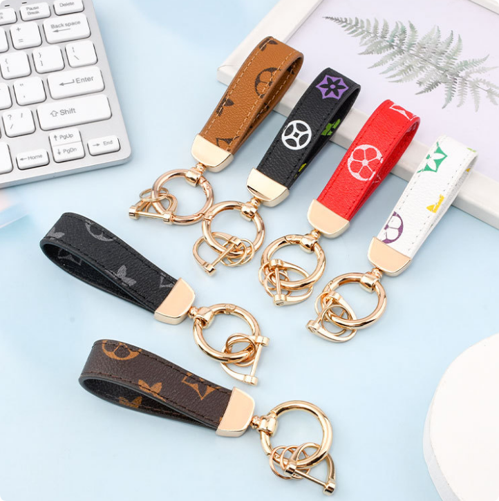 Fashion Car Keychain Bag Charms Pendant Jewelry Keyring Holder Gift PU Leather Metal Key Chain Accessories