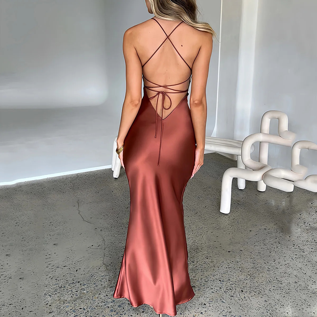 Sexy satin backless lace mermaid slippers womens sweetheart neckline sexy slim fit dress elegant silk 250320