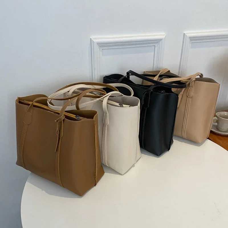 Trend Retro Solid Color PU Leather Underwear Bag Simple Womens Large Capacity Shopping Bag Travel Elegant Unisex Style Y250319