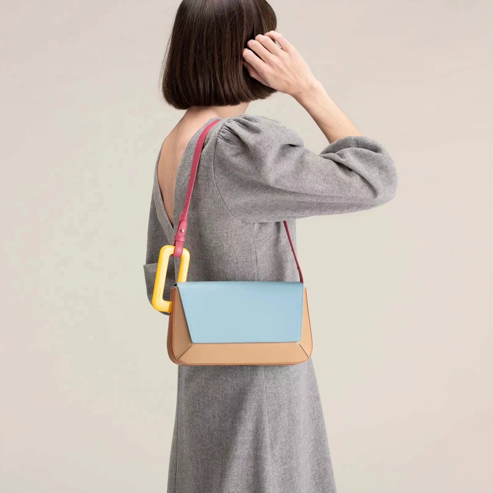 Trendsetting Multicolored Women's Crossbody Bag Modern and Fashionable Carryall