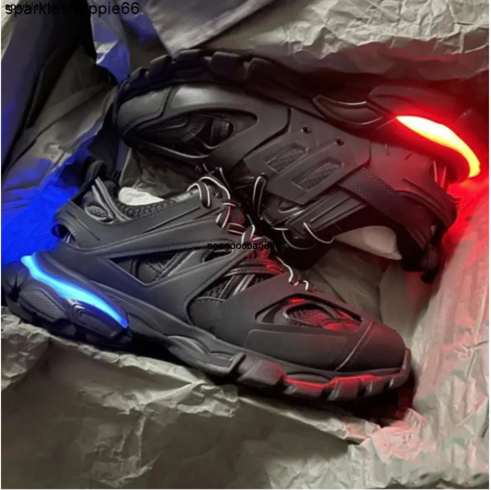 2025 Track LED Sneaker shoes track 3 30 Designer Shoes Men Women Triple white black leather trainers sports Tracks Jogging Walking ptxwfj