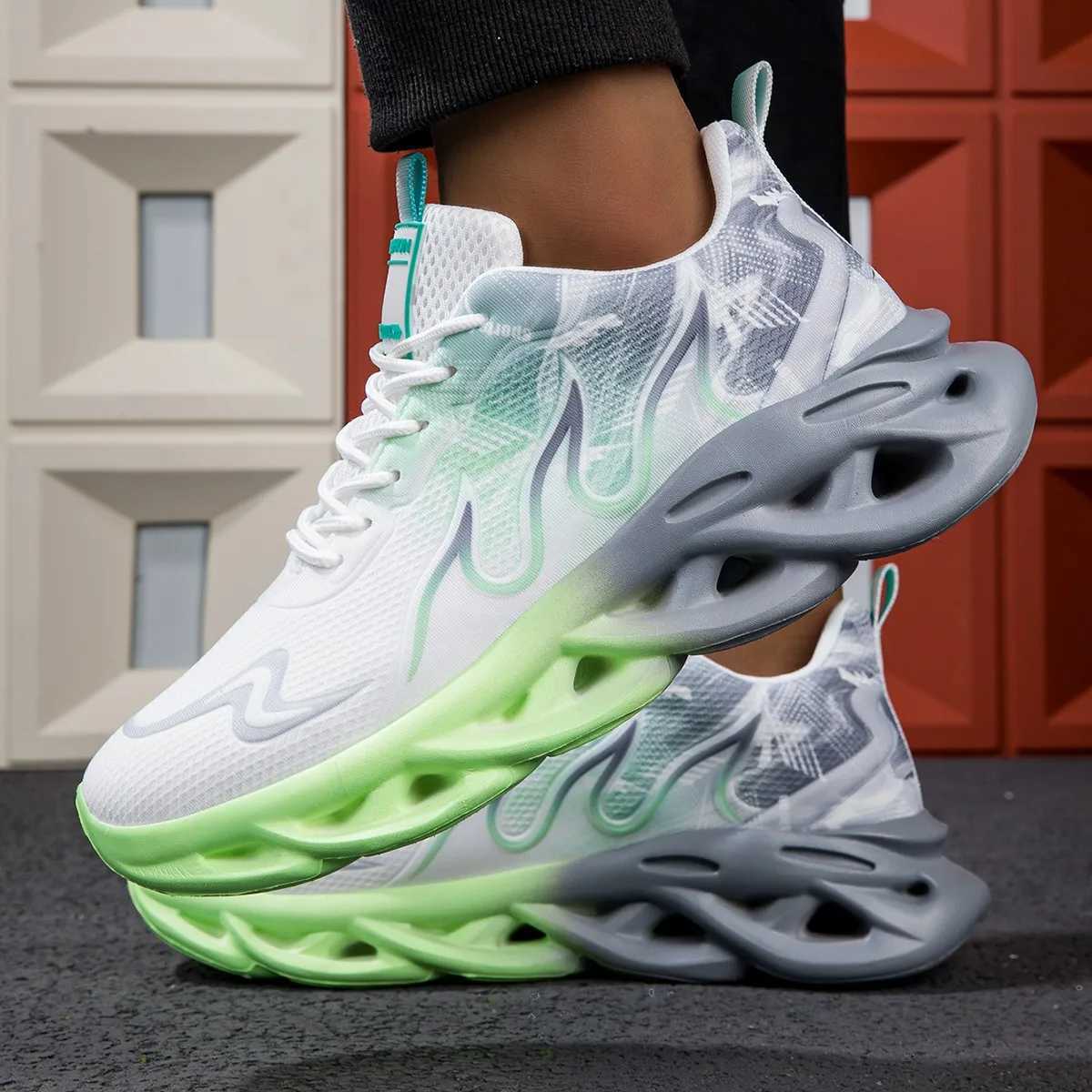 New breathable mens running shoes ible outdoor mens sports shoes gradient couple casual sports shoes lightweight EVA sole tennis shoes Y250320