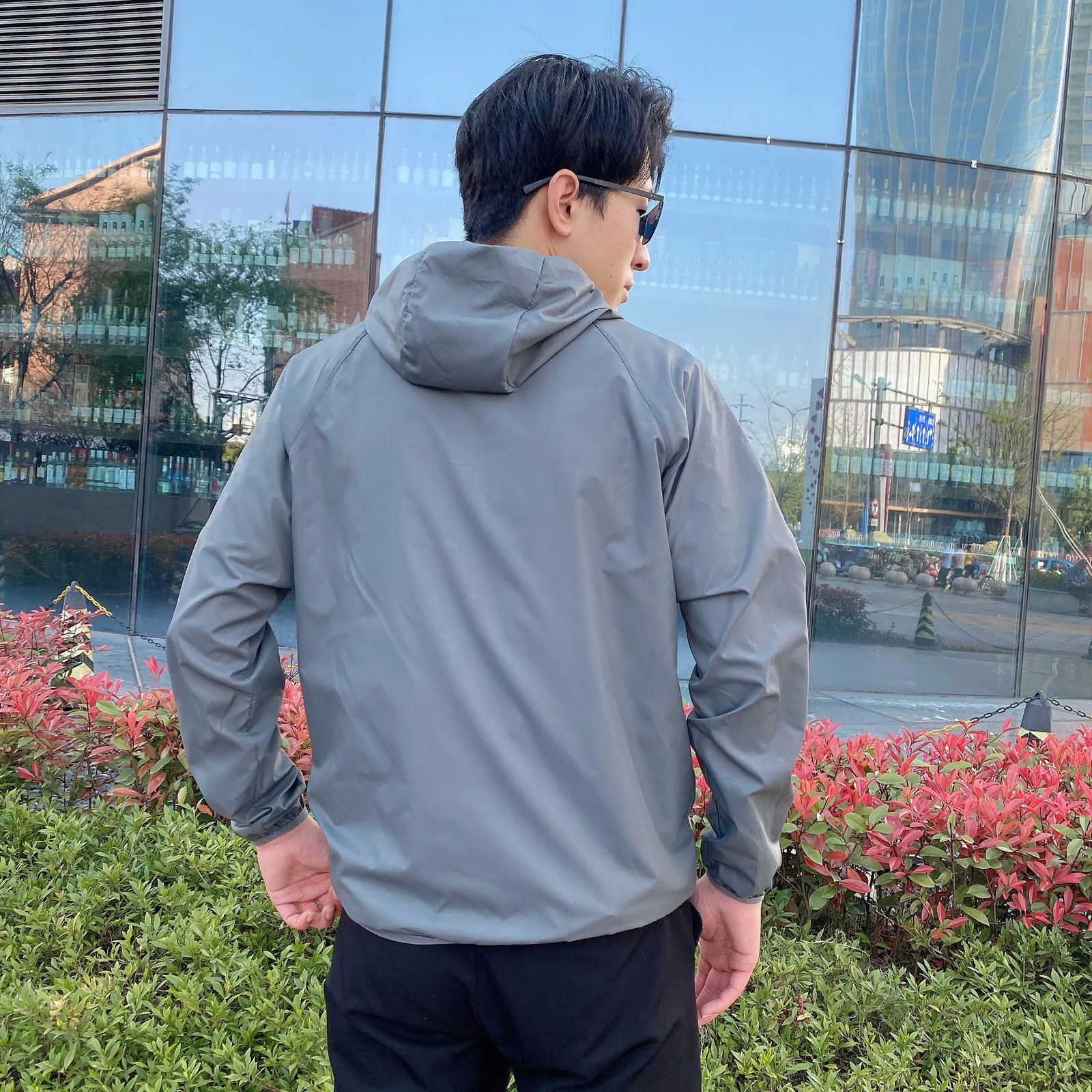 Fashion Casual Jacket Anti-scratch Windbreaker Jacket Pockets Men Ultra Thin Sun Protection Coat Versatile Fishing Clothes 250319