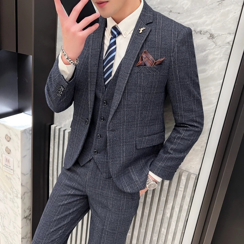 High Quality 2023 Men suit Vest Trousers British Fashion Slim Handsome Trend Allinone Banquet Threepiece Set Blaze 250311