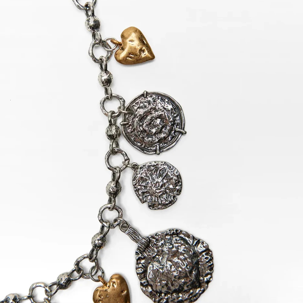 lady ZAA Heavy Metal Heart and Badge Pendant Necklace Retro Punk Style Geometric Necklace Everyday Party Jewelry 250313
