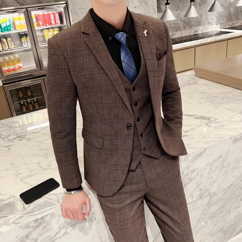 High Quality 2023 Men suit Vest Trousers British Fashion Slim Handsome Trend Allinone Banquet Threepiece Set Blaze 250311