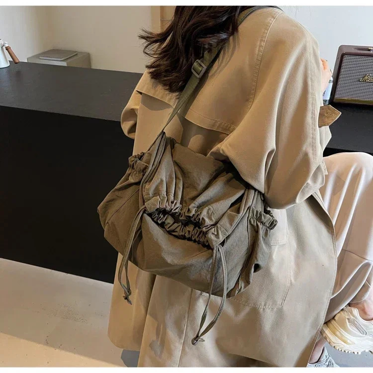 Nylon rope commuting handbag large capacity sewing selling womens solid shoulder bag in Bolsa Feminina 250320