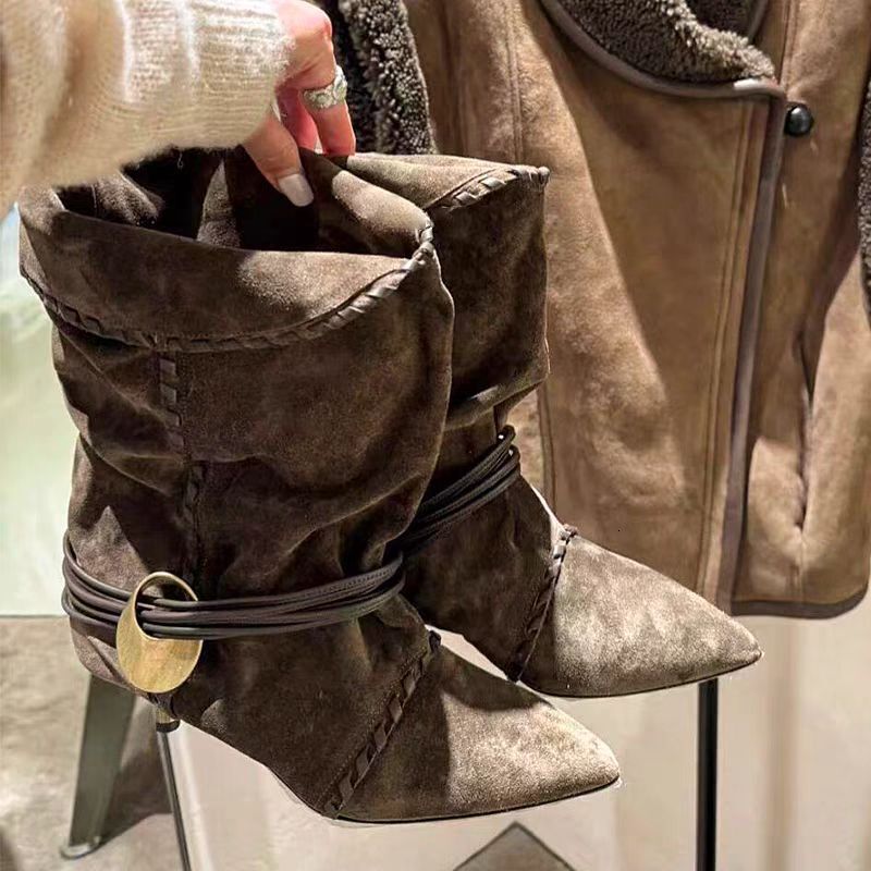 2025 pointed short for women with height increasing folds, two wearing niche frosted cat and western cowboy pile boots