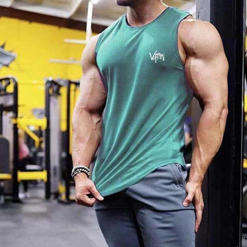 2024 Summer Gym Vest Men Bodybuilding Sleeveless Sports Tank Top quickdrying mesh Fitness Running men Clothes 250320