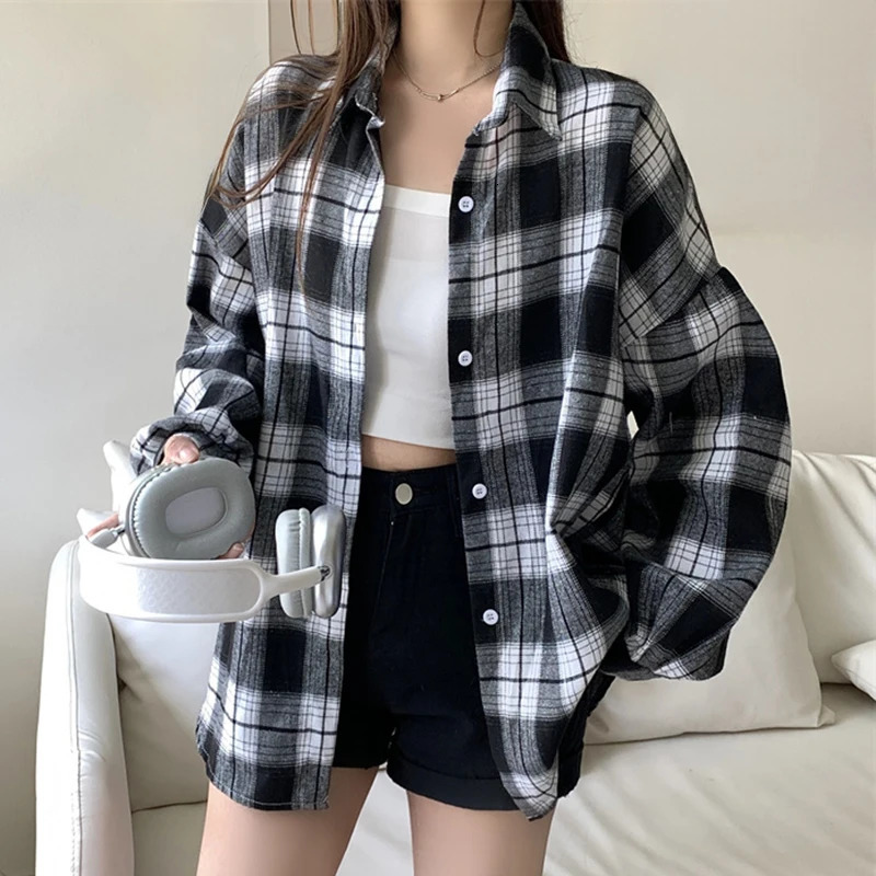 Black Flannel Shirt for Women Long Sleeve Collared Button-Up Tartan Plaid Shirt Jacket Teen-girl Casual Everyday Outfit 250317