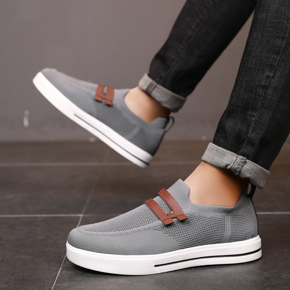 2025 With Box Designer fashionable casual shoes Canvas shoes for men in summer, fly woven breathable mesh, one foot lazy shoes