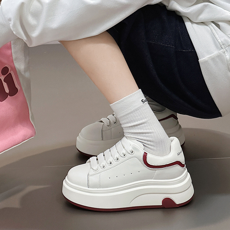 2025 new women's thick soled genuine leather white heart-shaped height increasing function lightweight multifunctional designer fashion sports sh