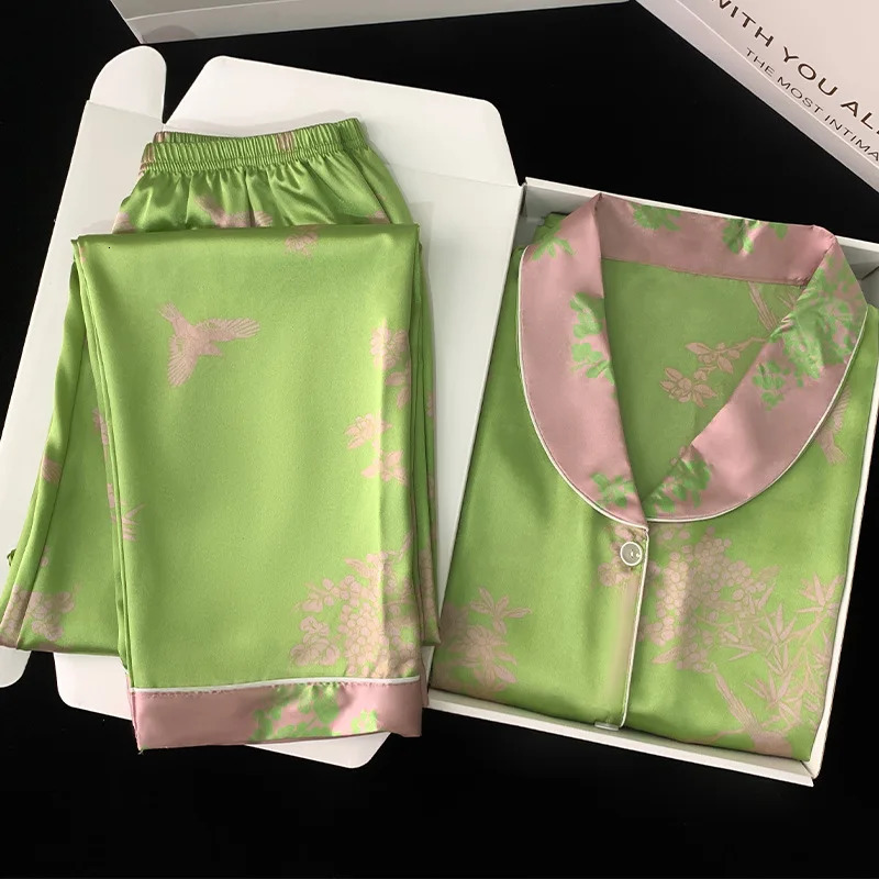 Lightweight and ice silk sleepwear spring and autumn thin long sleeved set loose plus size casual wear pos of underwear sleepwear for women 250321