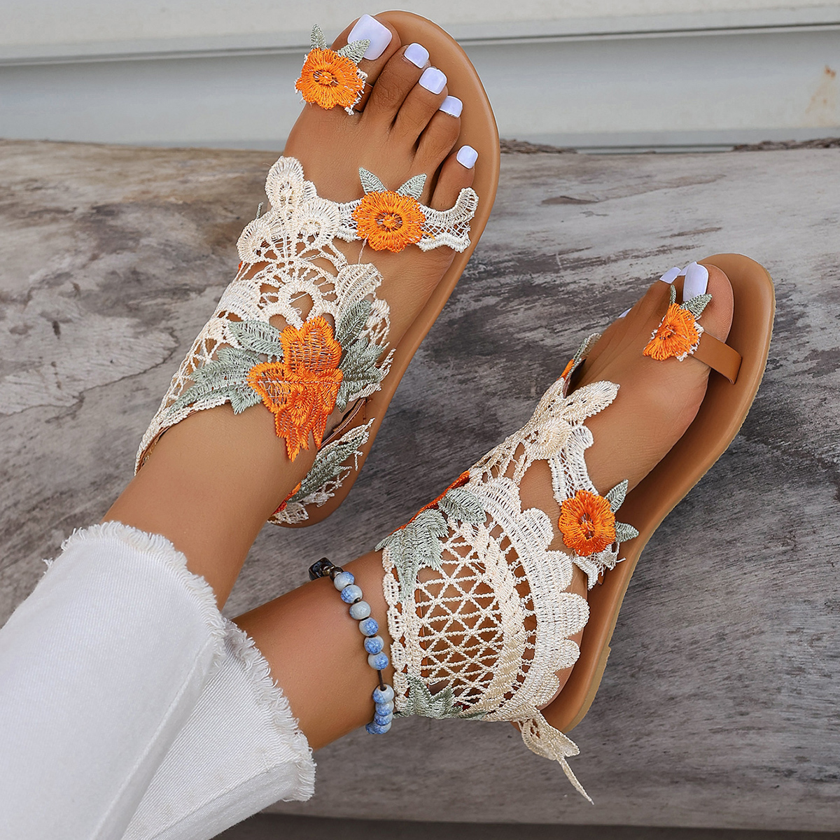 Women's Comfortable Flat Sandals Ideal for Summer Wear