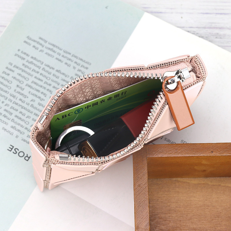 2025S Trend Designer Geometry Lingge Zero New Fashion Car Key Bag Women S Mini Mouth Red Envelope Small Wallet