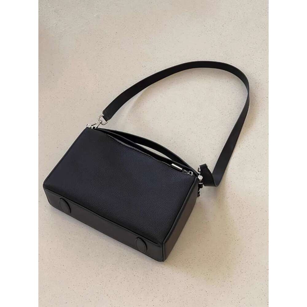 Women's Bags Handheld black large capacity women's new wide strap tote bag, high-end commuting single shoulder pillow bag