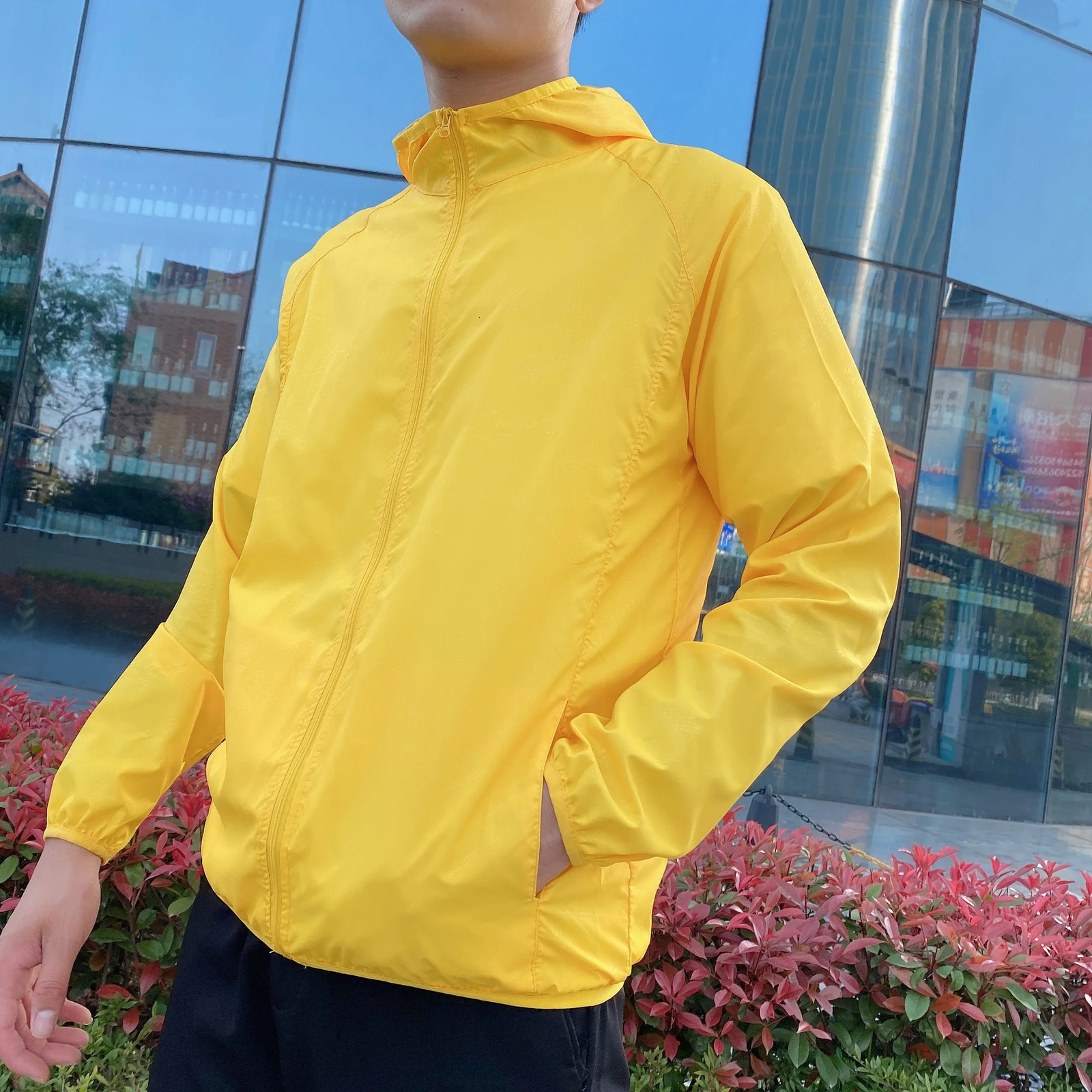 Fashion Casual Jacket Anti-scratch Windbreaker Jacket Pockets Men Ultra Thin Sun Protection Coat Versatile Fishing Clothes 250319