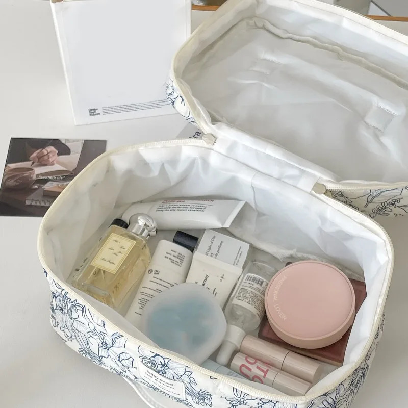 The Jungle Series Zipper Cosmetic Travel Organizer Female Handbag Toiletry Pouch Vintage Flower Quilting Women Makeup Bag 250320