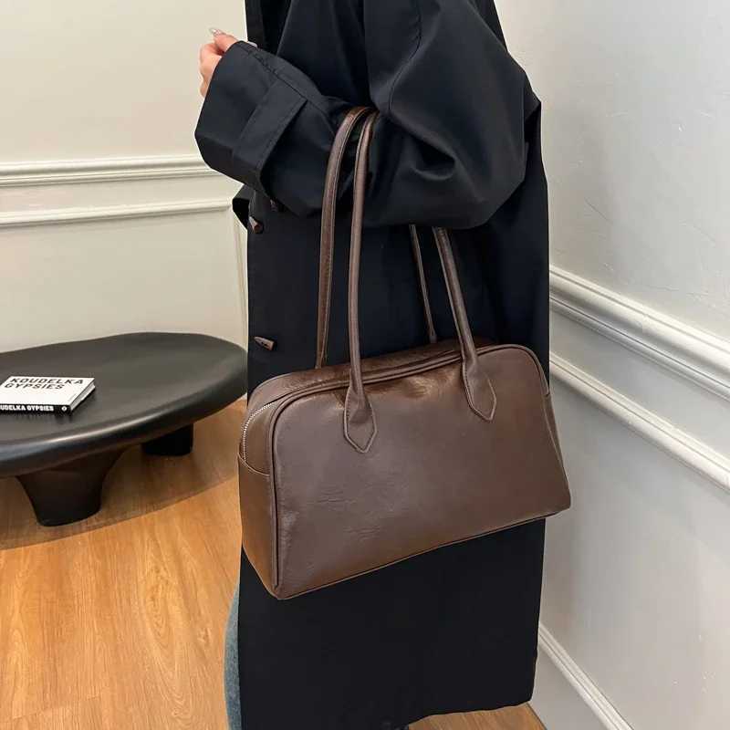 Leftside Pu Leather Underwear Bag Womens Short Handle Shoulder Bag 2024 Winter New Y2K Retro Handbag and Wallet Y250319